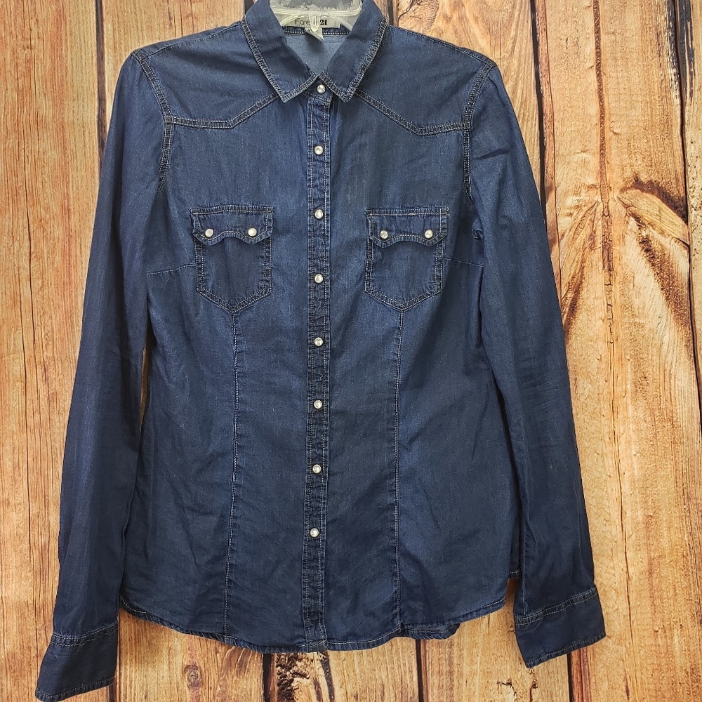 Forever 21 Shirt Denin Long sleeve Pocket.